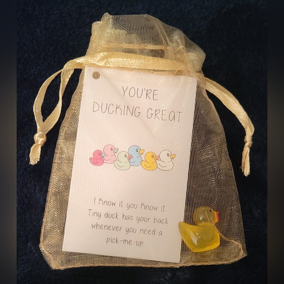 Pocket Hug Yellow Duck - Picture 4 of 4